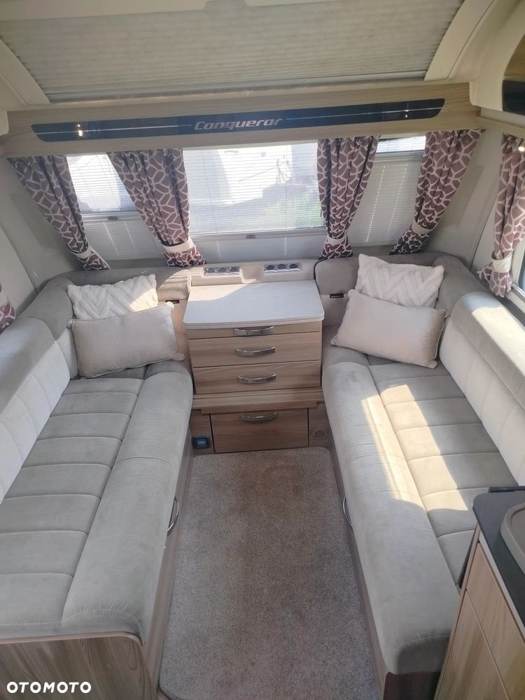 SWIFT Conqueror 560 - 21