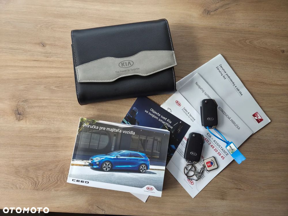 Kia Ceed 1.4 T-GDI OPF Platinum Edition - 24