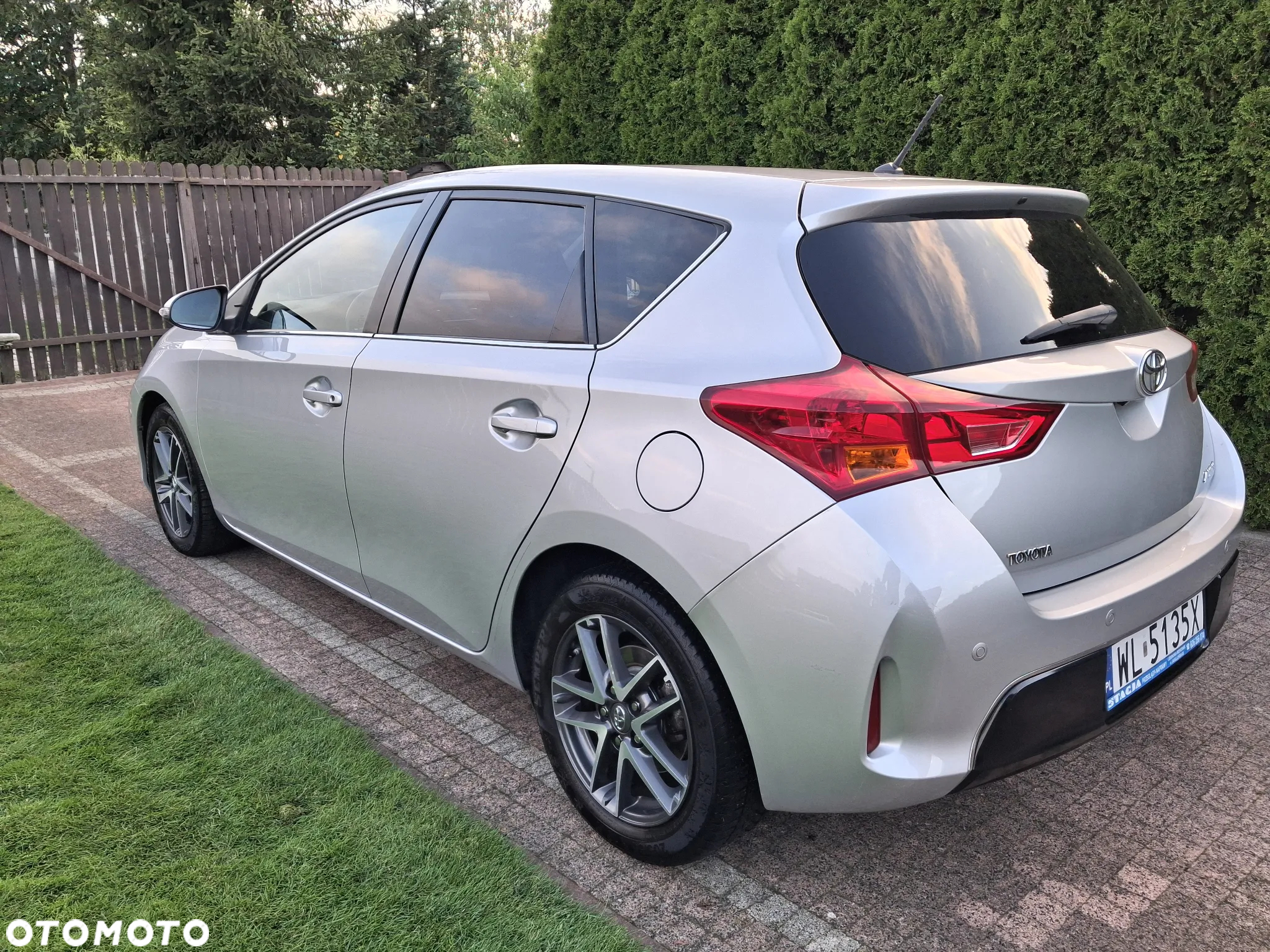 Toyota Auris 2.0 D-4D Edition - 4