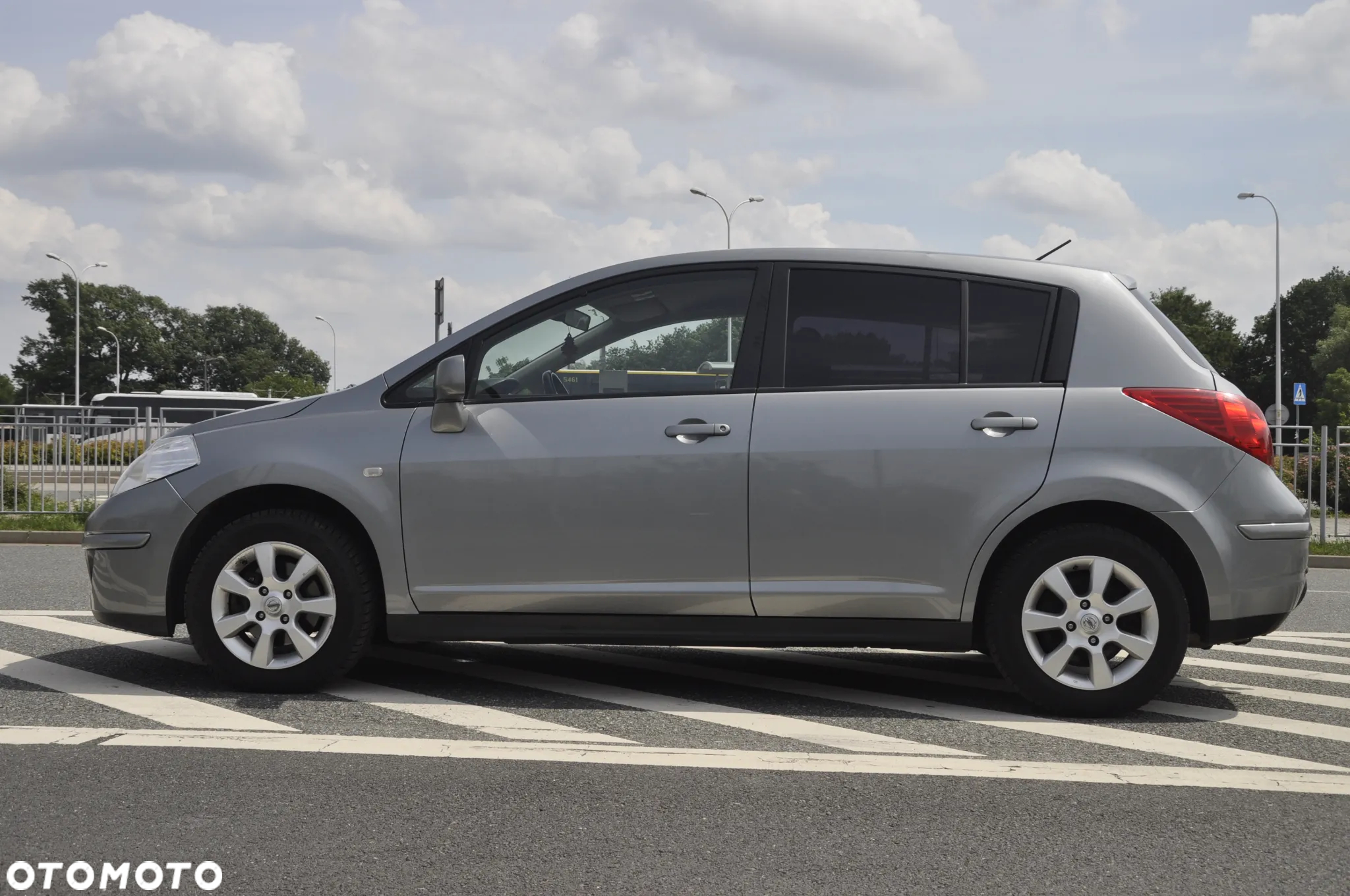 Nissan Tiida 1.6 Visia AC/CD - 9