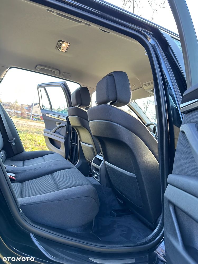 BMW Seria 5 520i Touring - 12