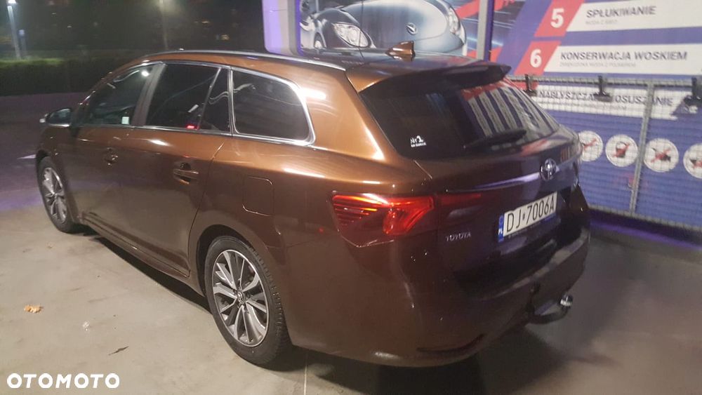 Toyota Avensis 1.8 Premium - 3