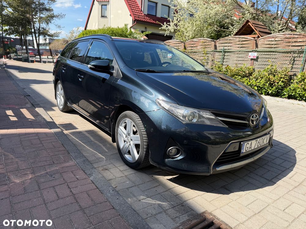 Toyota Auris 1.6 Premium - 1