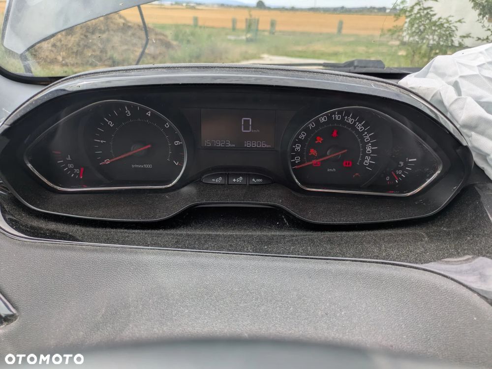 Peugeot 208 1.4 VTi Allure - 7