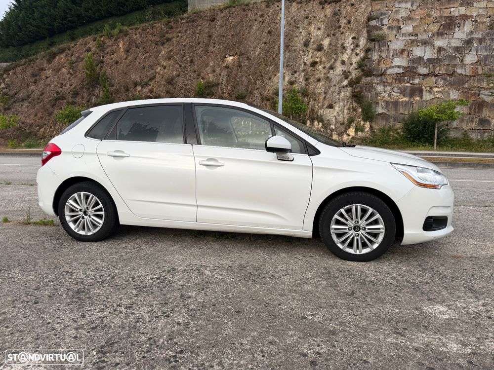 Citroën C4 e-HDi 115 ETG6 Exclusive - 3