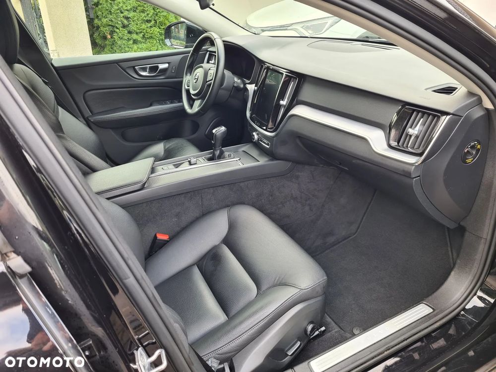 Volvo V60 D4 Drive-E Momentum - 32