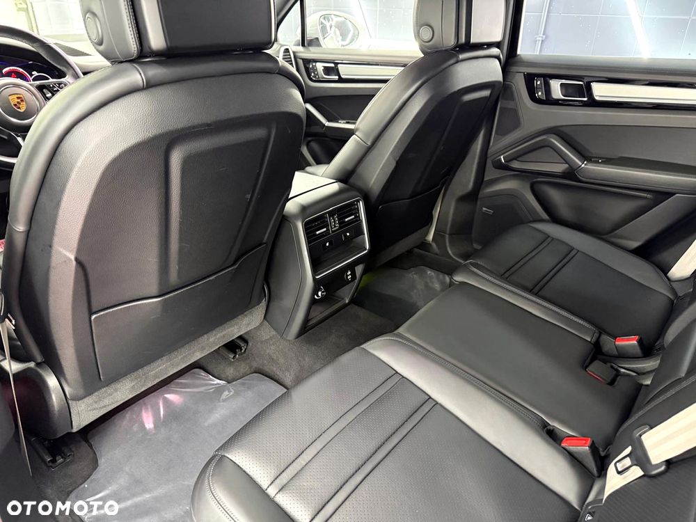 Porsche Cayenne E-Hybrid Platinum Edition - 30