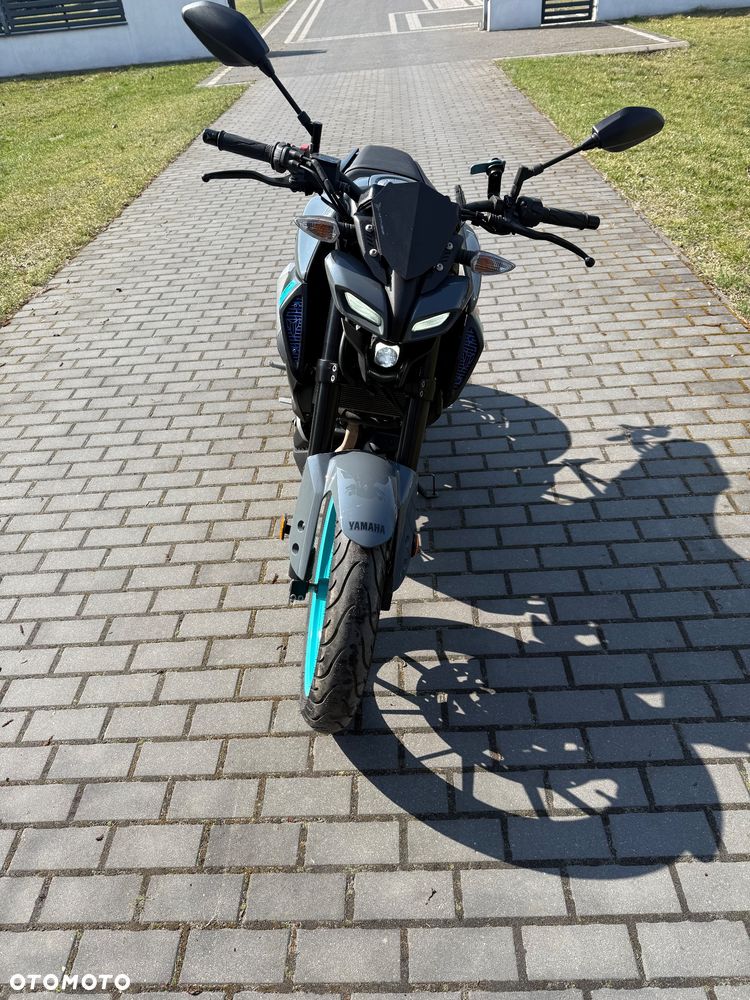 Yamaha MT - 8