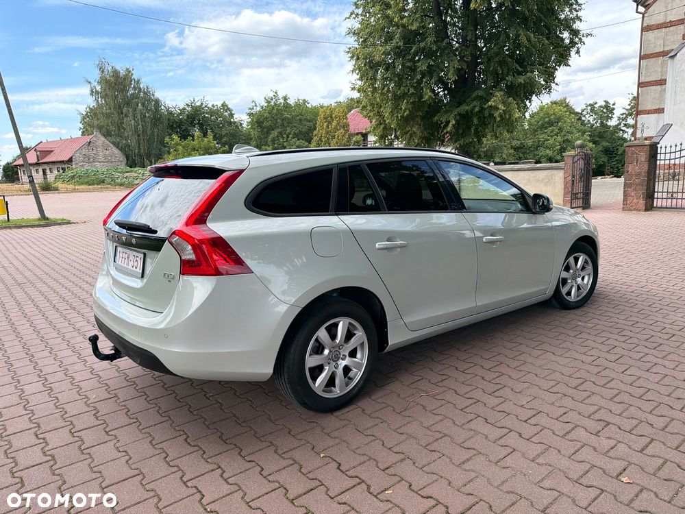 Volvo V60 D4 Edition - 11