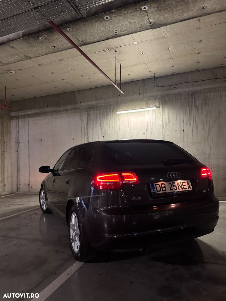 Audi A3 Sportback 2.0 TDI Ambiente - 9