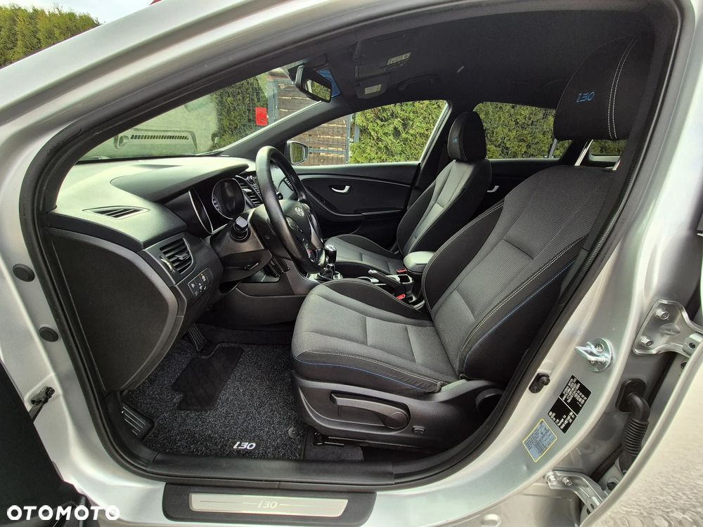 Hyundai i30 blue Kombi 1.6 GDi Passion - 4