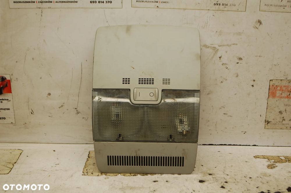 LAMPKA PODSUFITKI KABINY 8P0947135D AUDI A3 8P - 6