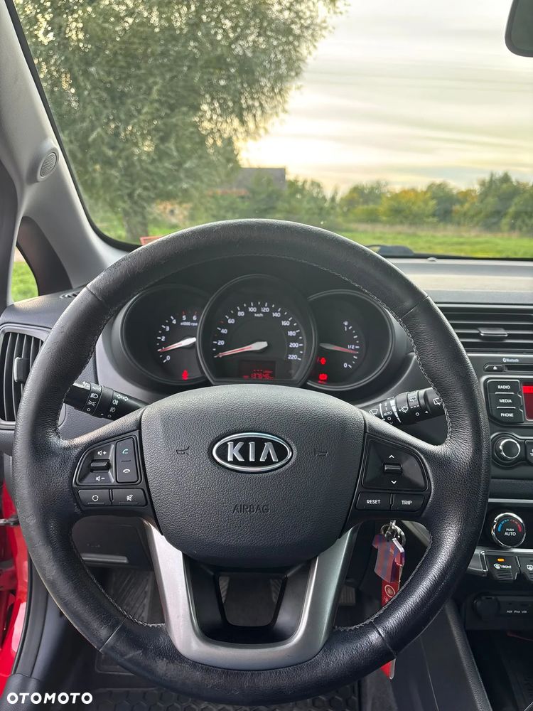 Kia Rio - 9