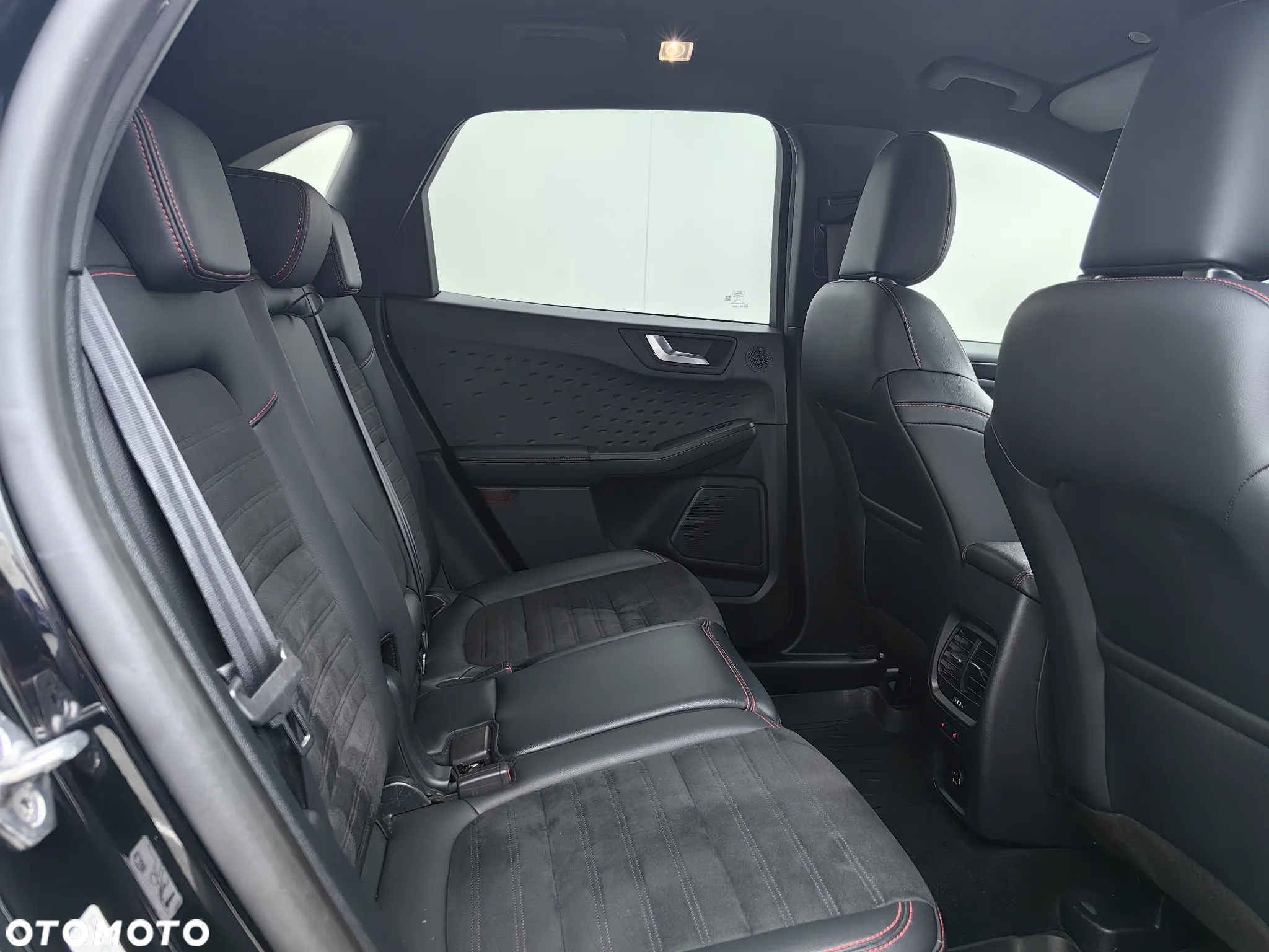 Ford Kuga 2.0 EcoBlue 4x4 ST-LINE - 26