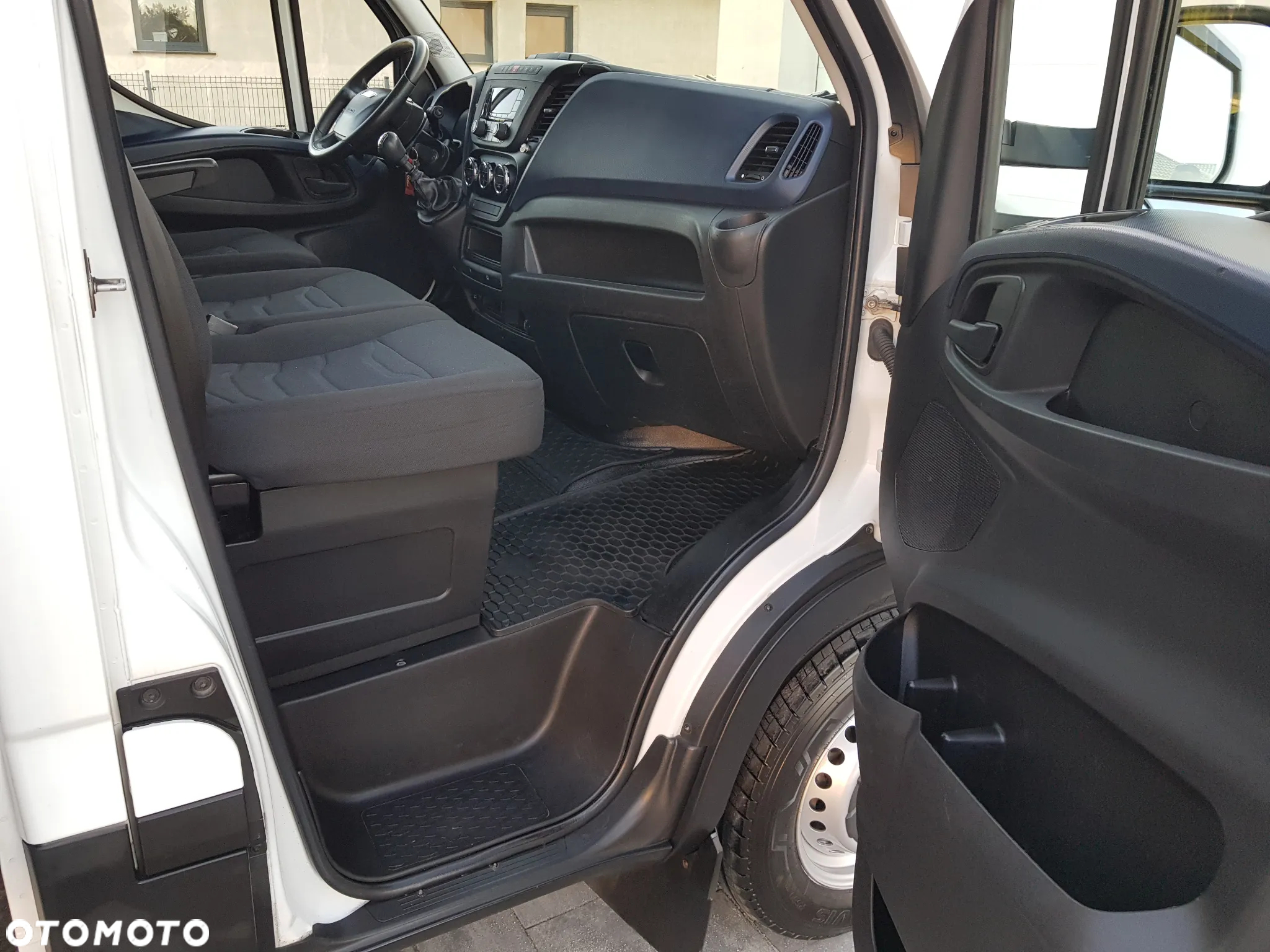 Iveco 35s180 Salon Polska - 9