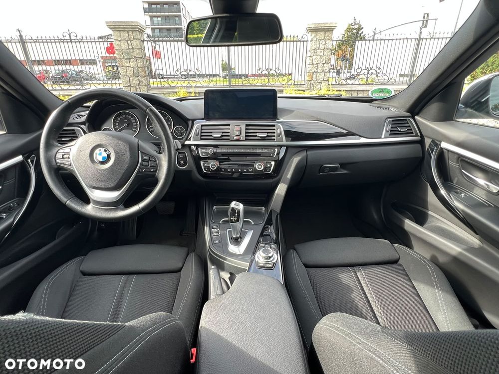 BMW Seria 3 320d xDrive Luxury Line sport - 22