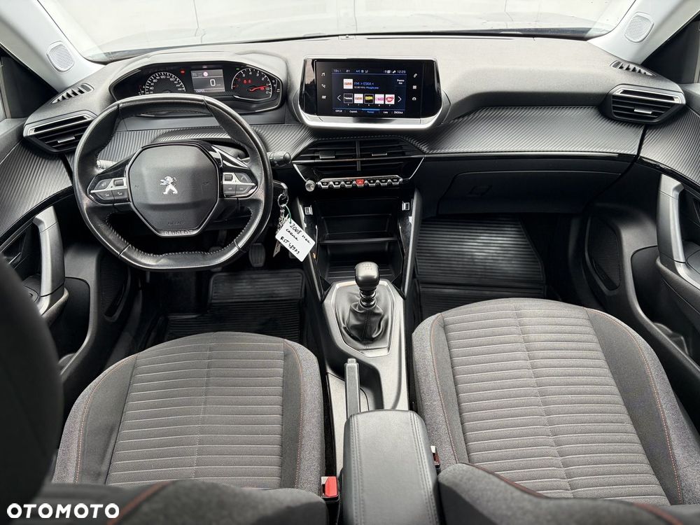Peugeot 2008 - 13