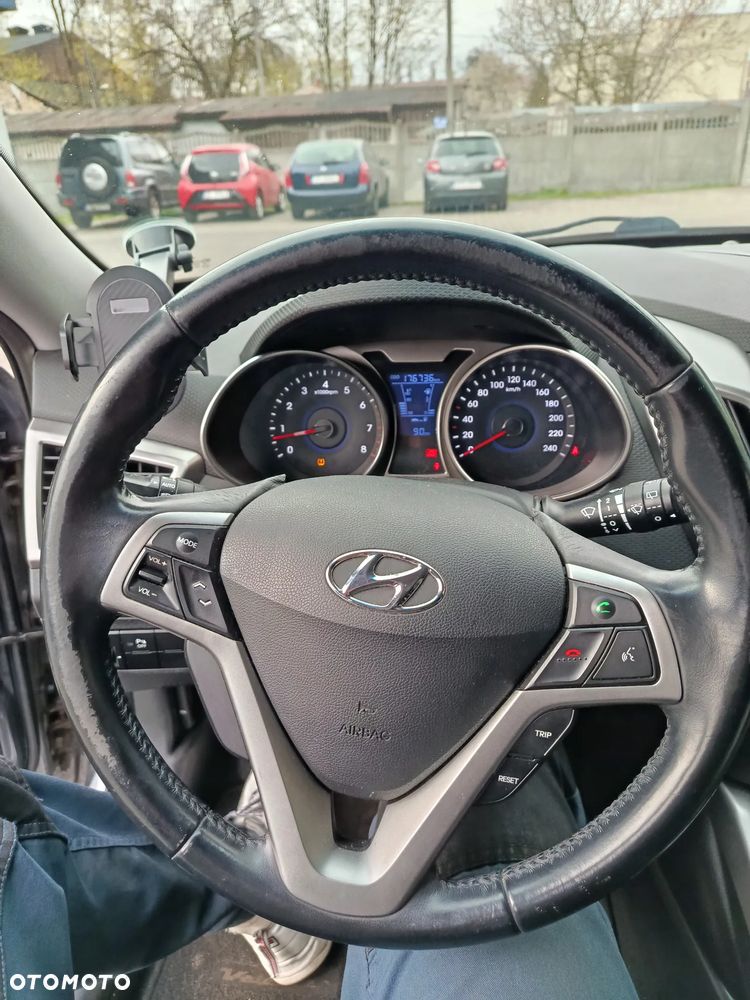 Hyundai Veloster 1.6 GDI Comfort - 12