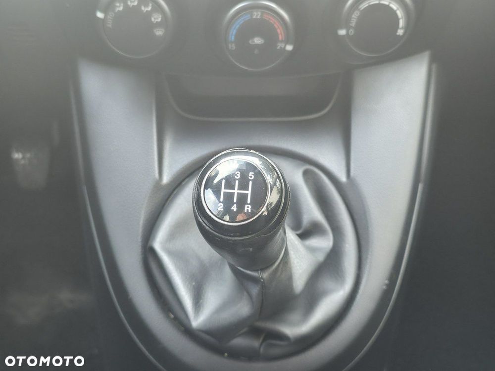 Mazda 2 - 17