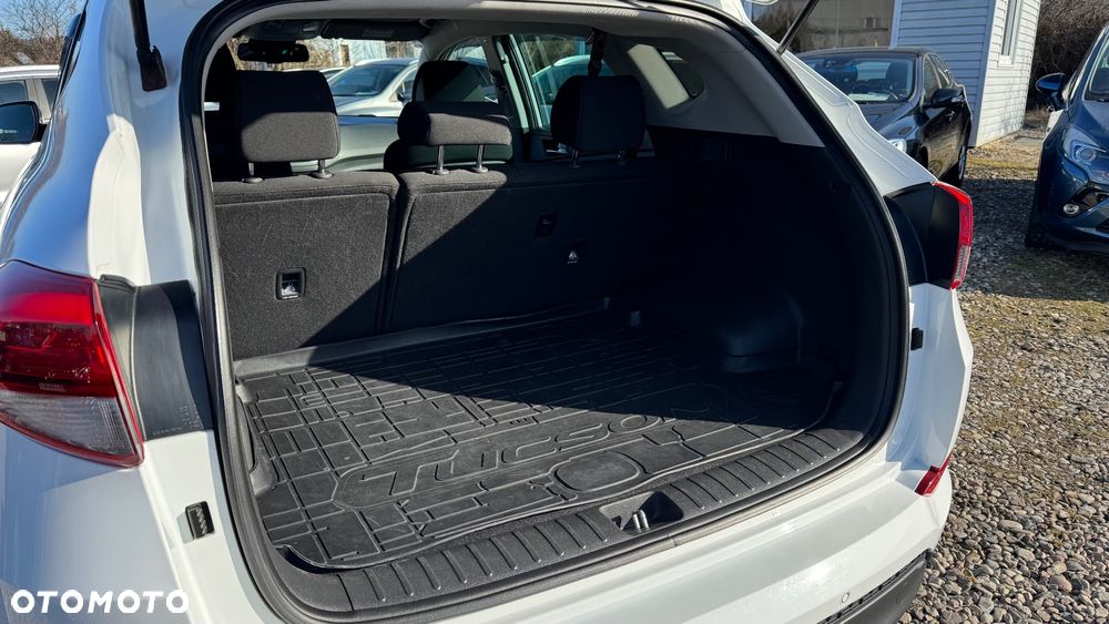 Hyundai Tucson blue 1.7 CRDi 2WD Style - 23