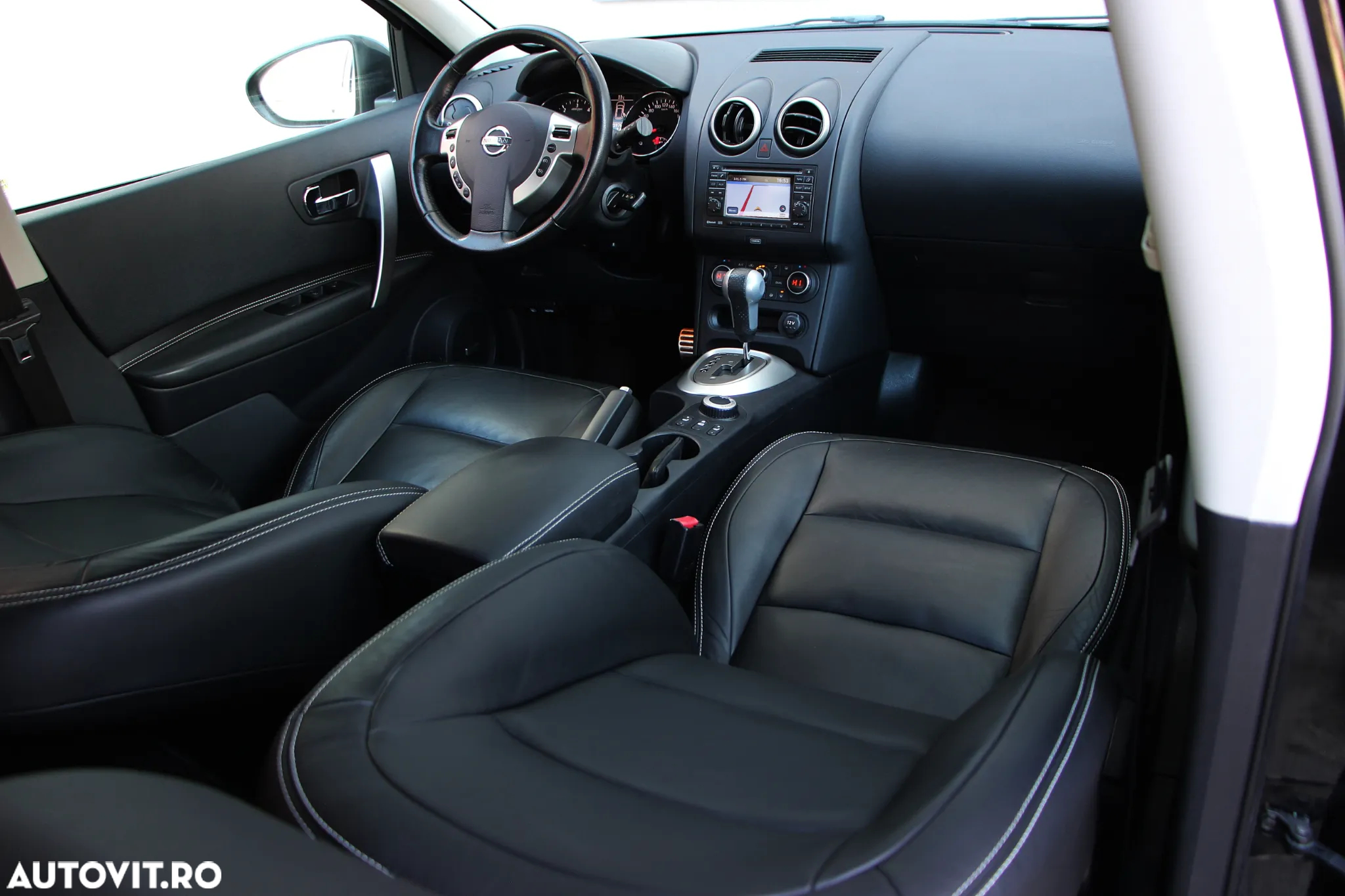 Nissan Qashqai 2.0 DCI 4 x 4 DPF tekna - 10