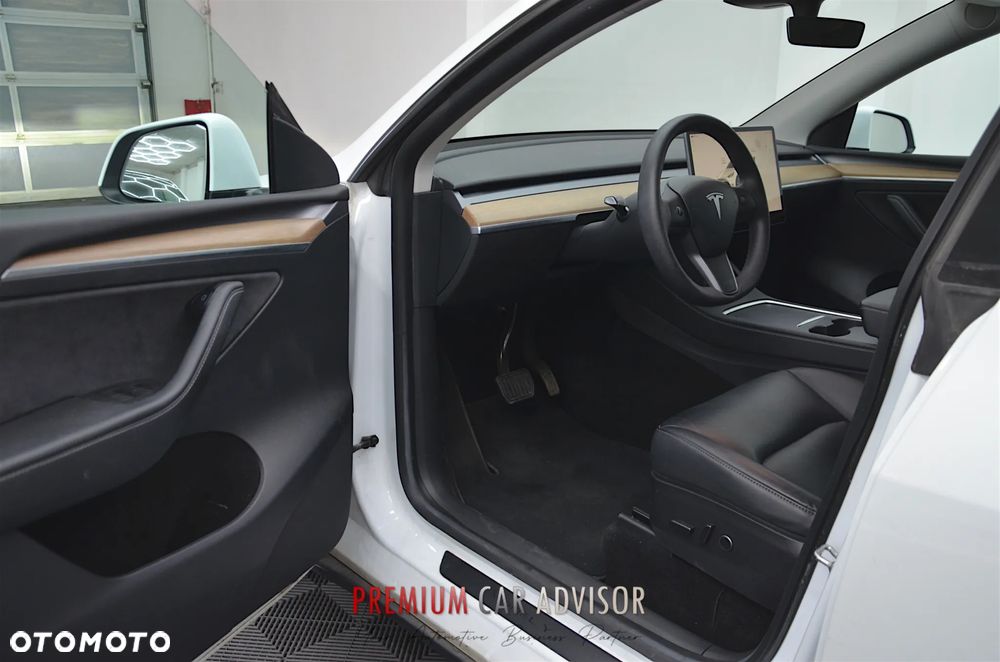 Tesla Model Y Long Range AWD - 7