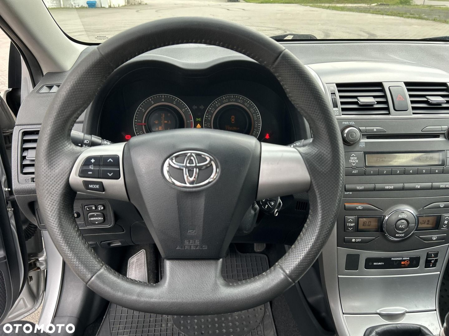 Toyota Corolla 1.6 Premium - 16