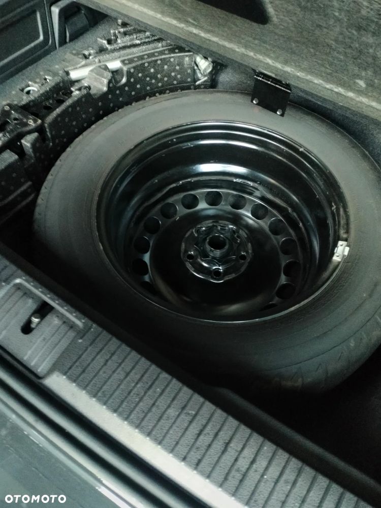 Volkswagen Passat - 10