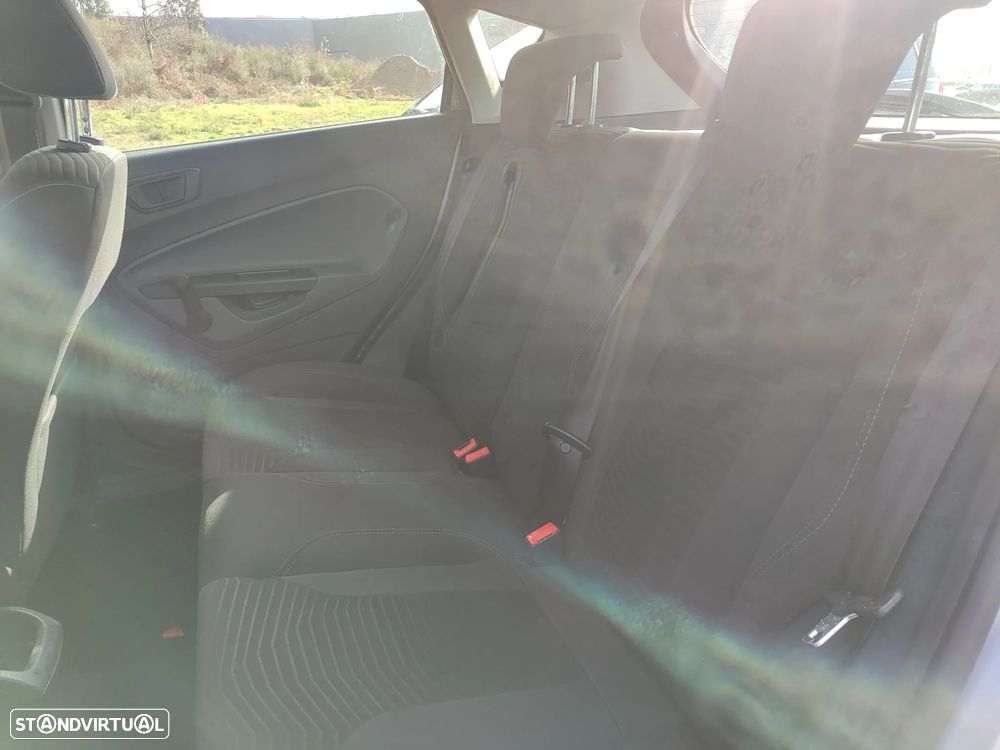 Ford Fiesta 1.6 TDCI ECOnetic - 11
