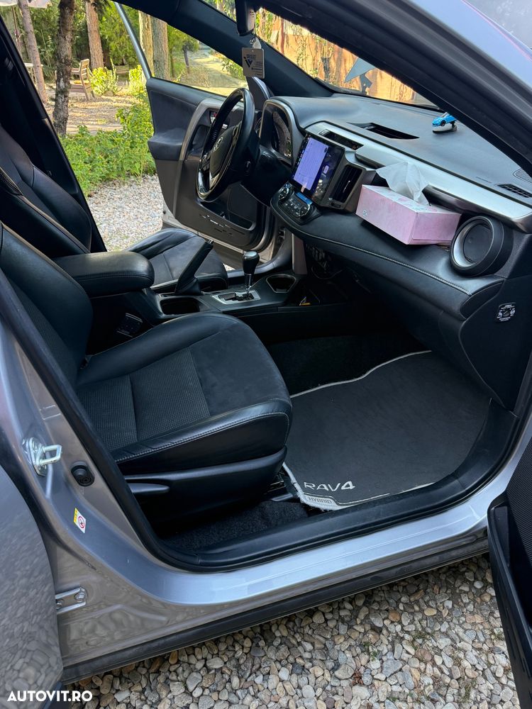 Toyota RAV4 - 16