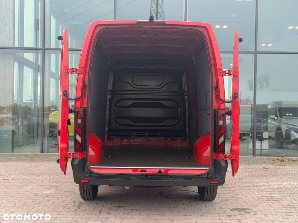 Nissan Interstar - 8