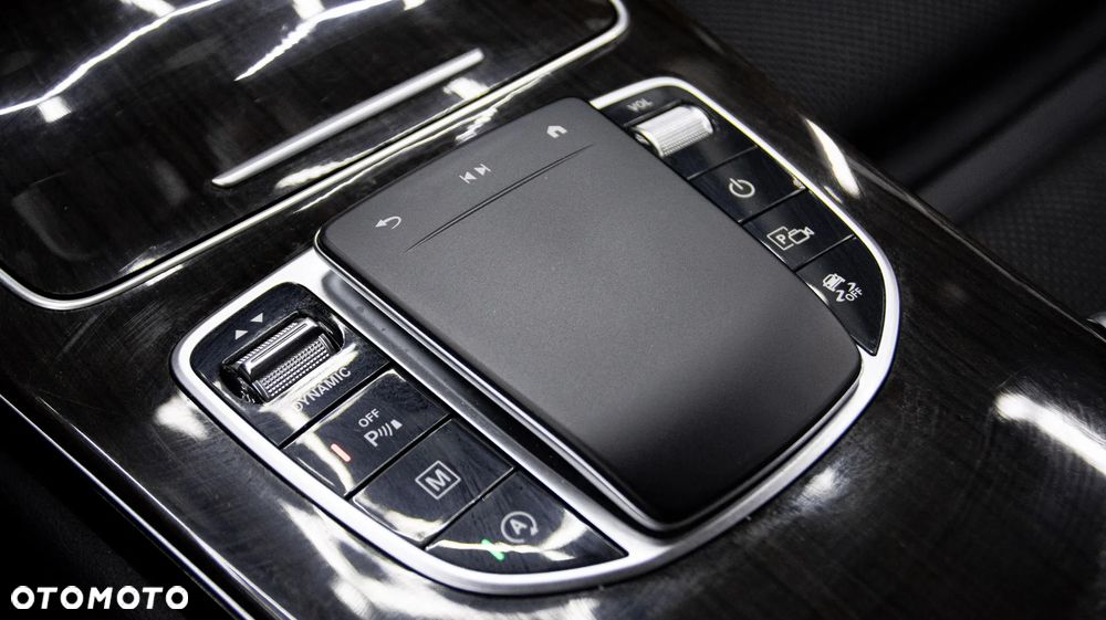 Mercedes-Benz GLC 200 4Matic 9G-TRONIC AMG Line - 22