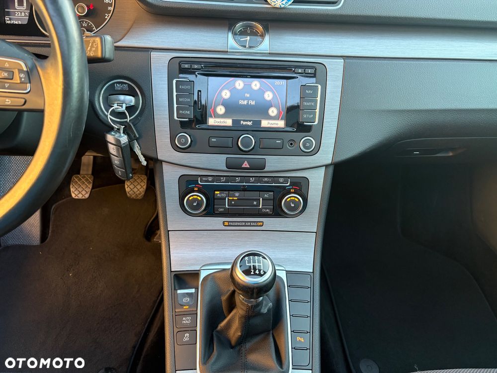 Volkswagen Passat 1.4 TSI Highline - 24