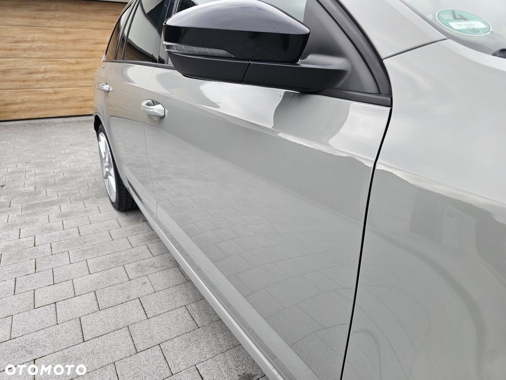 Skoda Octavia 2.0 TDI RS Challenge DSG - 33