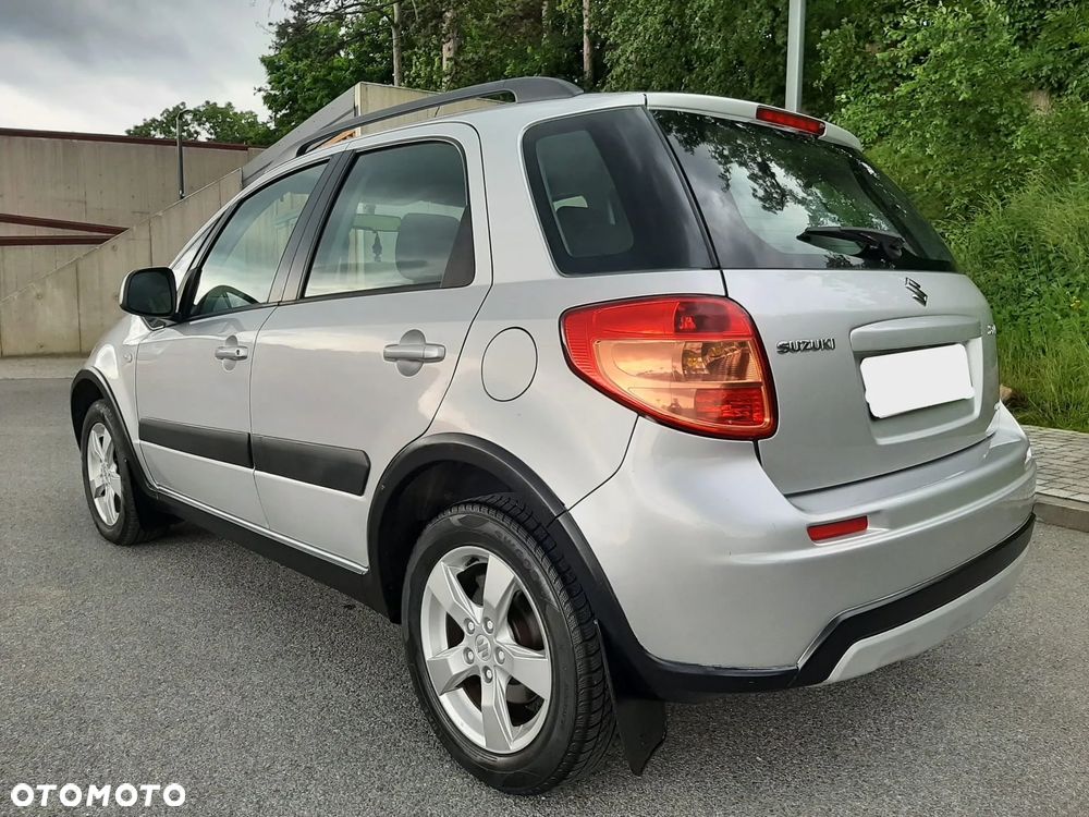 Suzuki SX4 1.6 Comfort Plus 4WD - 9