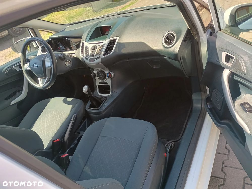 Ford Fiesta - 13