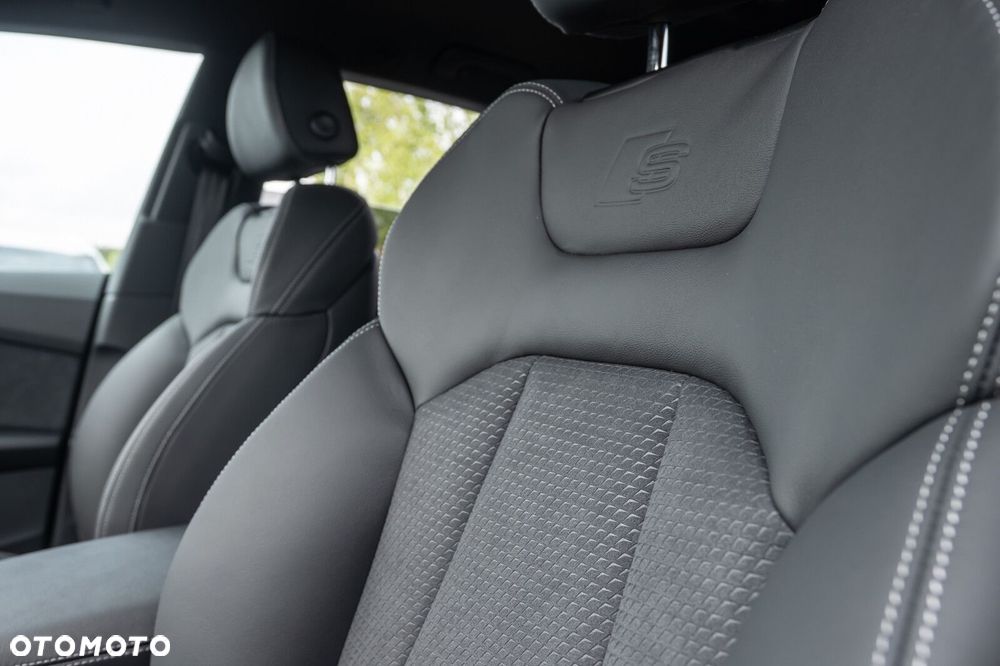 Audi Q8 - 12