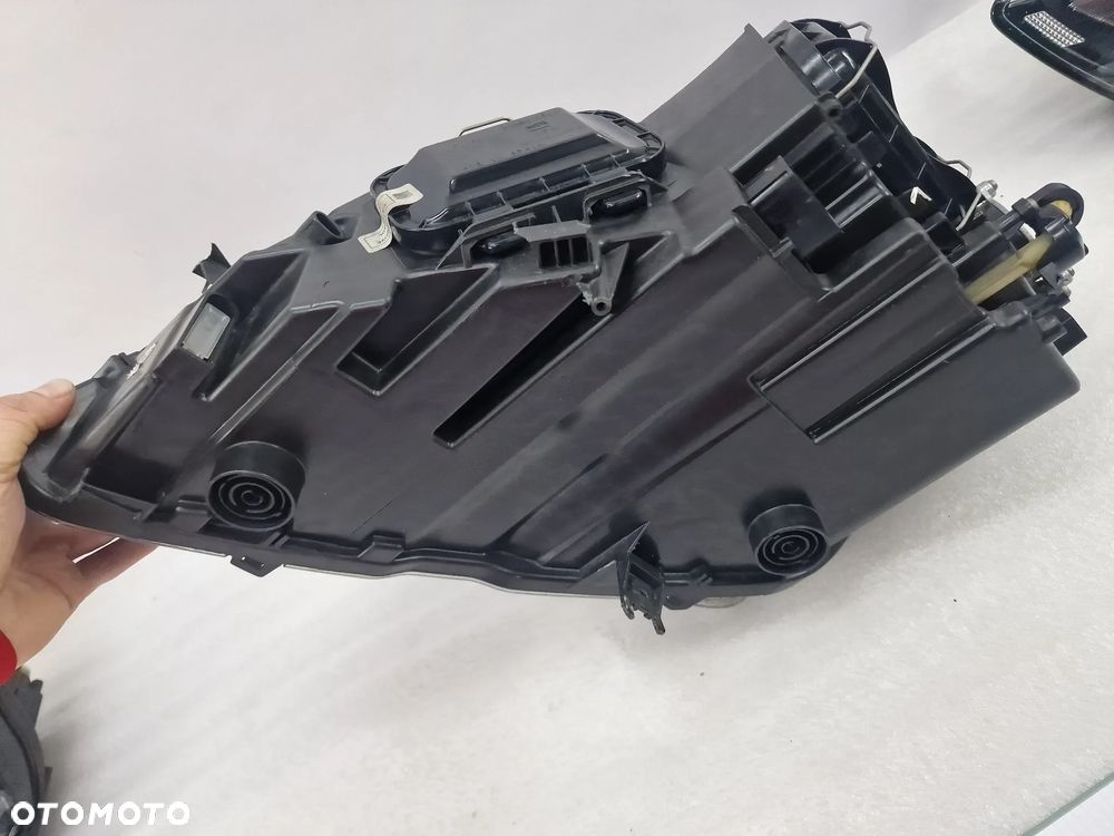 SEAT ATECA 576 16- PRAWA ZWYKŁA LAMPA PRZEDNIA PRZÓD + LED , NR 576941006A , NR AUKCJI LA253 - 16