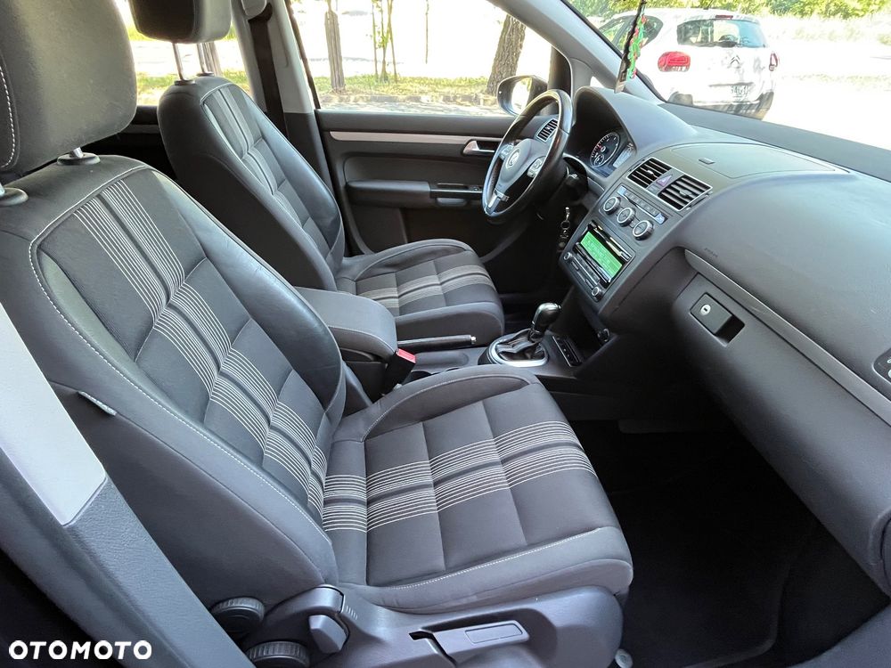 Volkswagen Touran 2.0 TDI DPF BlueMotion Technology DSG MATCH - 17