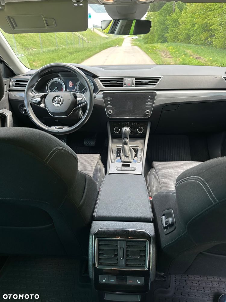 Skoda Superb 2.0 TDI SCR 4x4 Style DSG - 10
