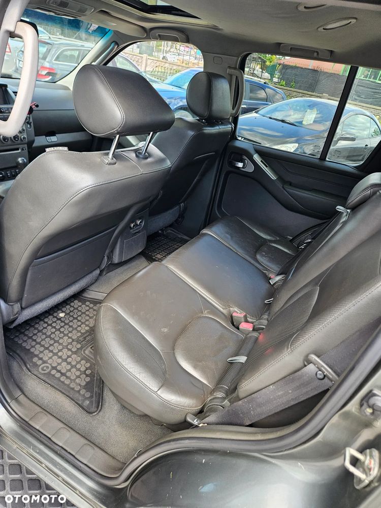 Nissan Pathfinder 2.5 D Platinum - 17