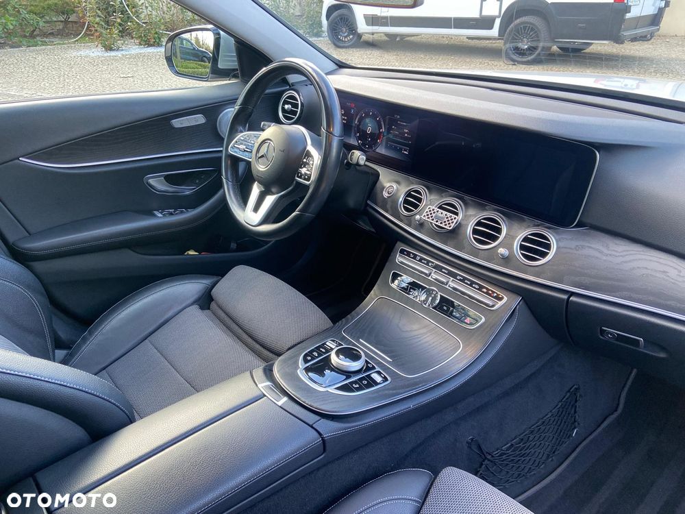 Mercedes-Benz Klasa E 220 d 4Matic 9G-TRONIC - 10