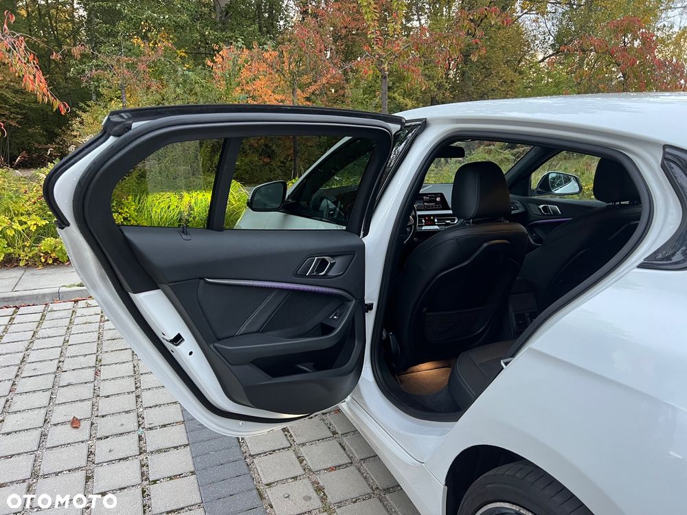 BMW Seria 1 - 32