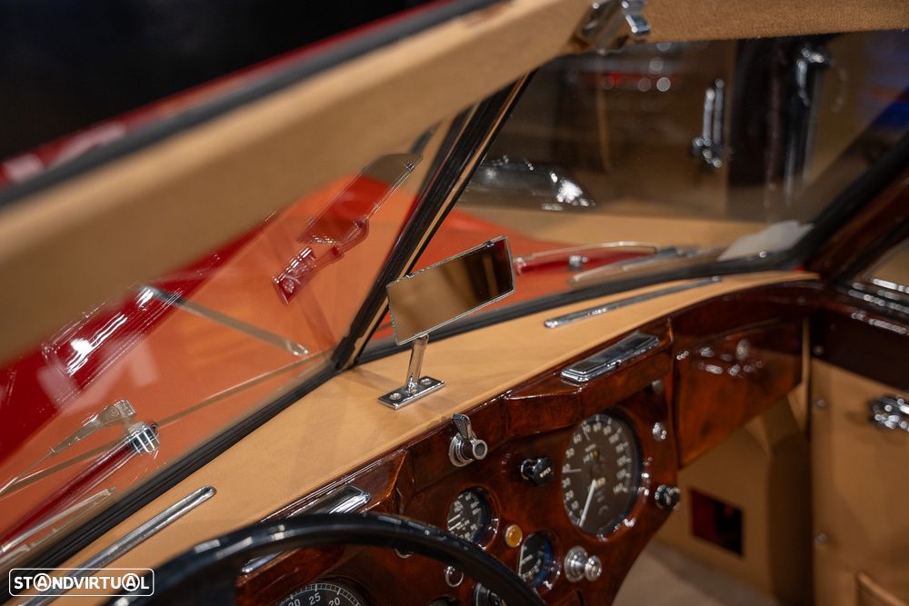 Jaguar XK140 - 16