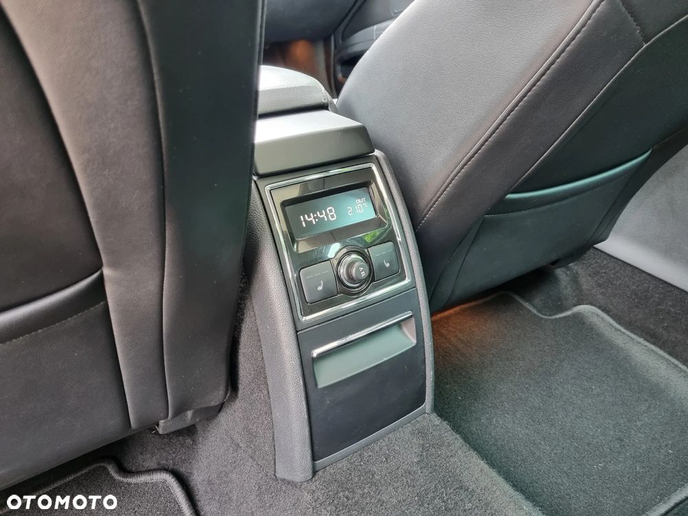 Skoda Superb 2.0 TDI Elegance DSG - 17