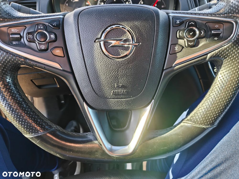 Opel Insignia - 18