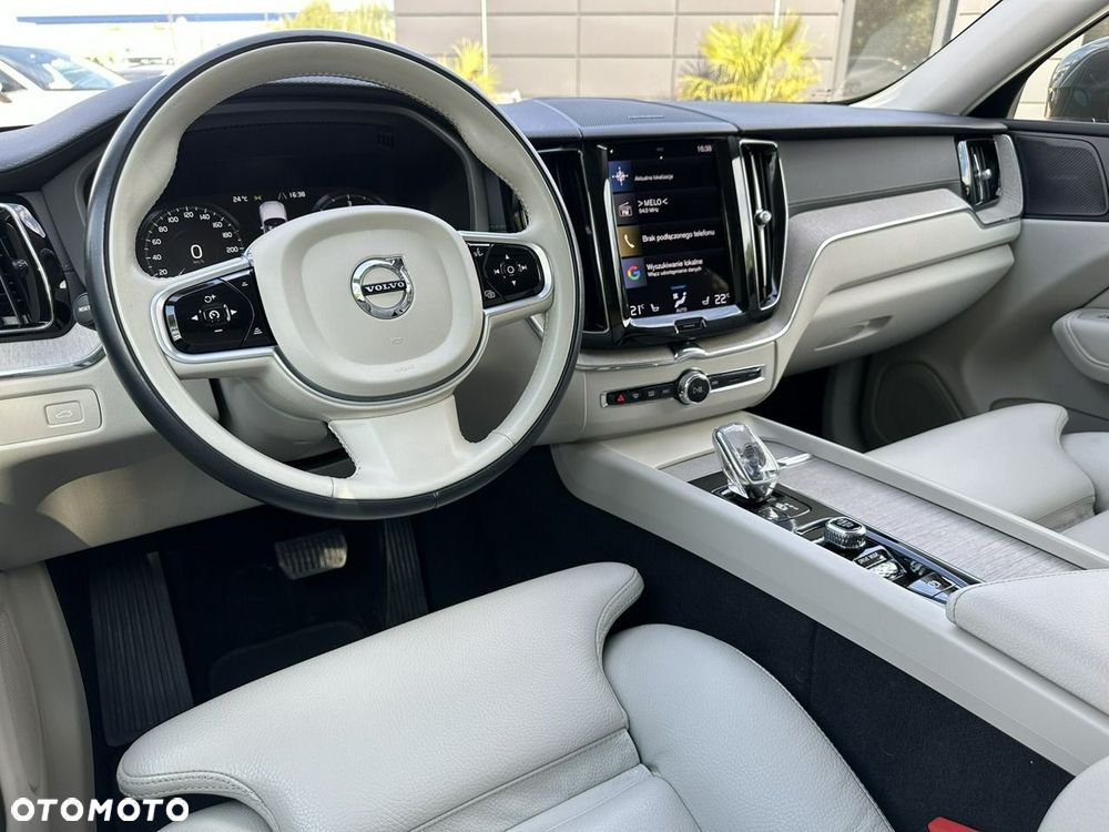 Volvo XC 60 - 25