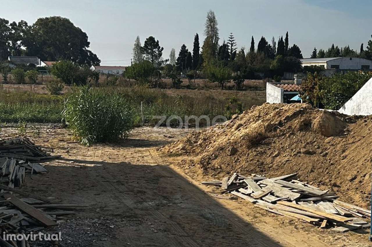 Terreno urbano para construção em Sarilhos Pequenos - Grande imagem: 4/6