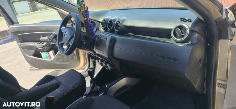 Dacia Duster TCe 150 GPF Prestige jante 17" - 10