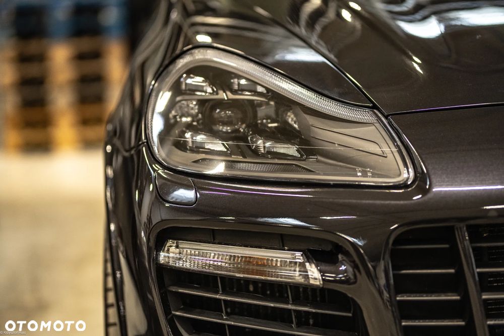 Porsche Cayenne - 18